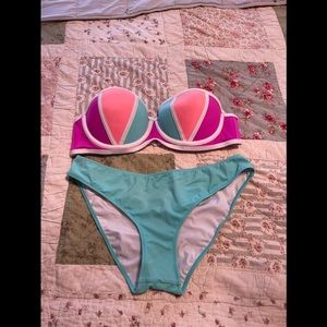 Women’s strapless bikini top and bottoms